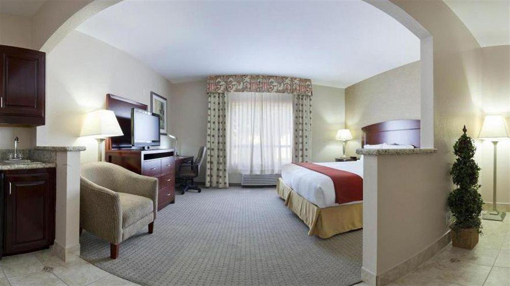 Express & By Ihg Hotel 3*
