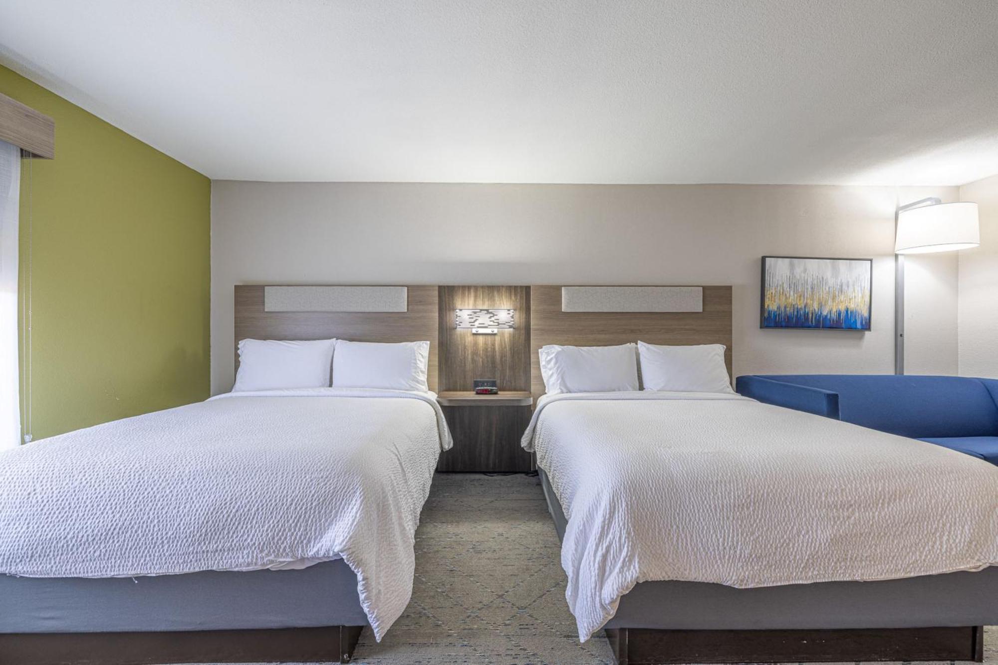 Hotel Express & By Ihg