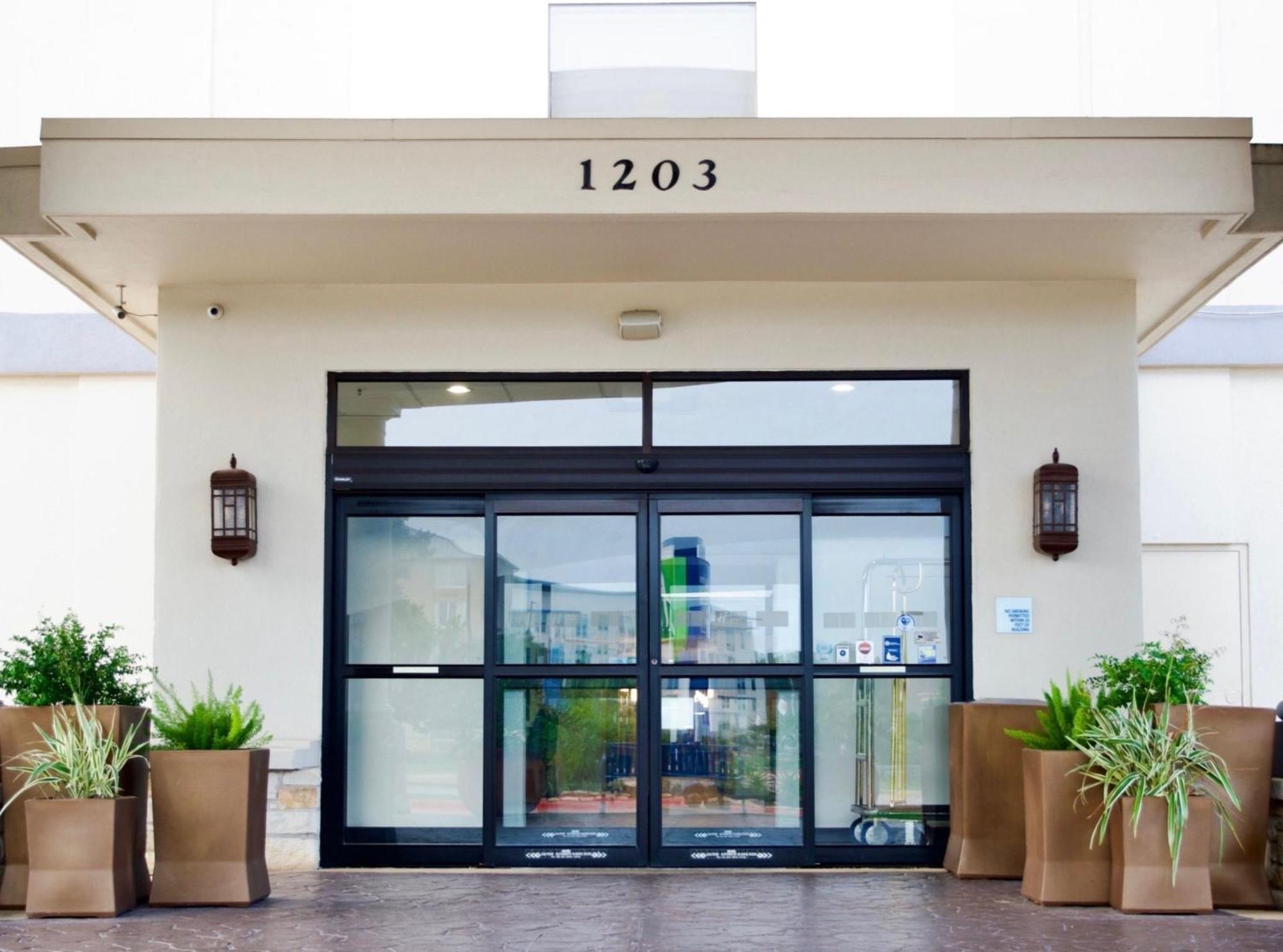 Hotel Express & By Ihg College Station