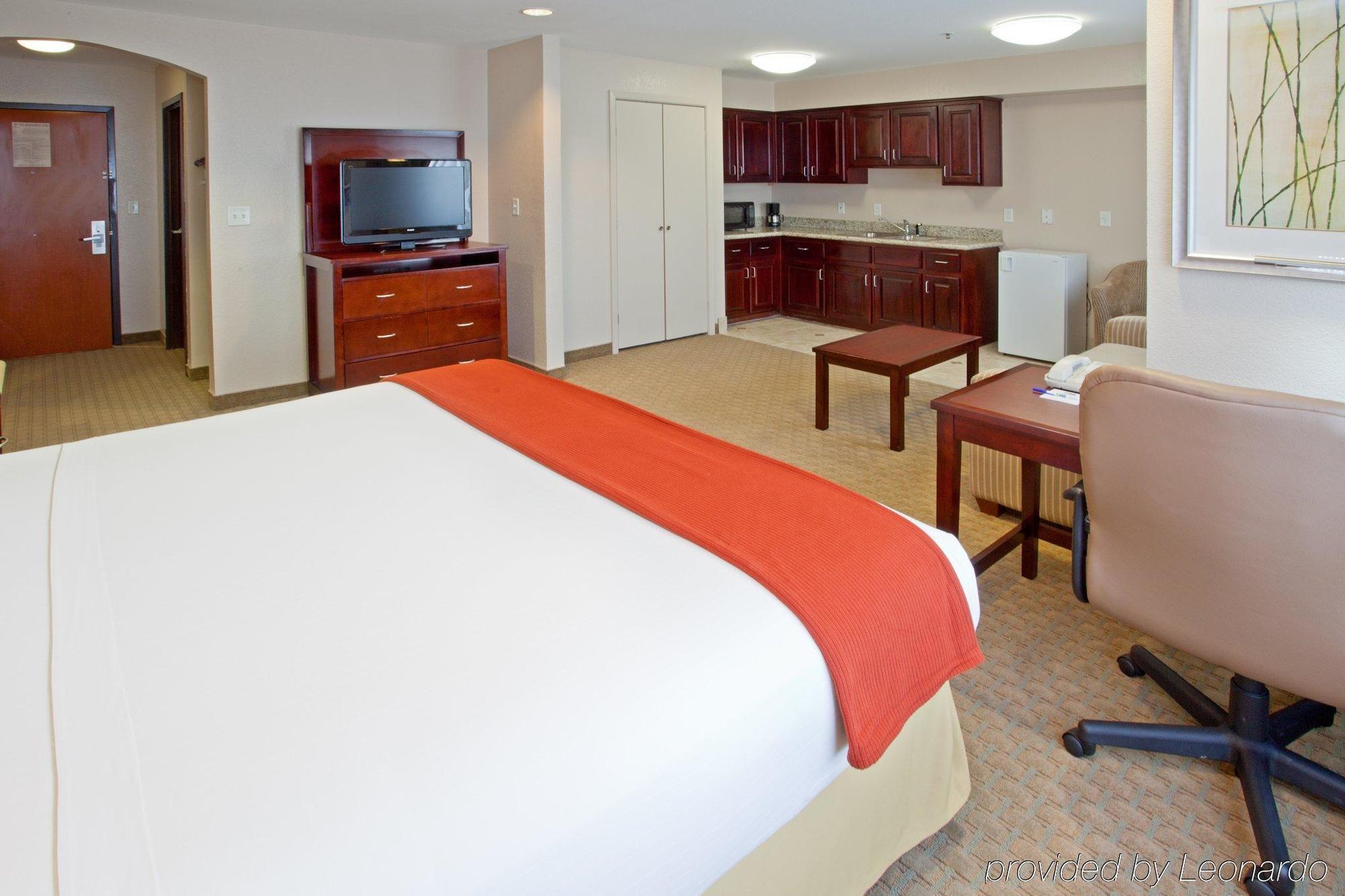 Express & By Ihg Hotel