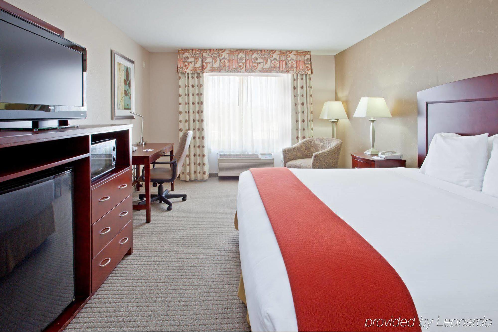 Hotel Express & By Ihg