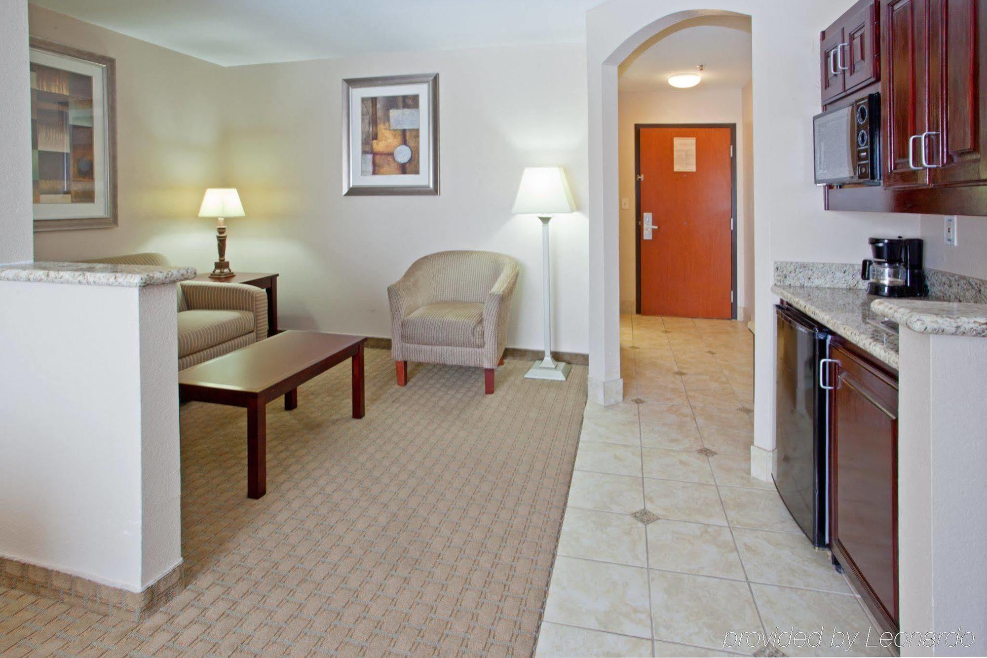 Hotel Express & By Ihg 3*