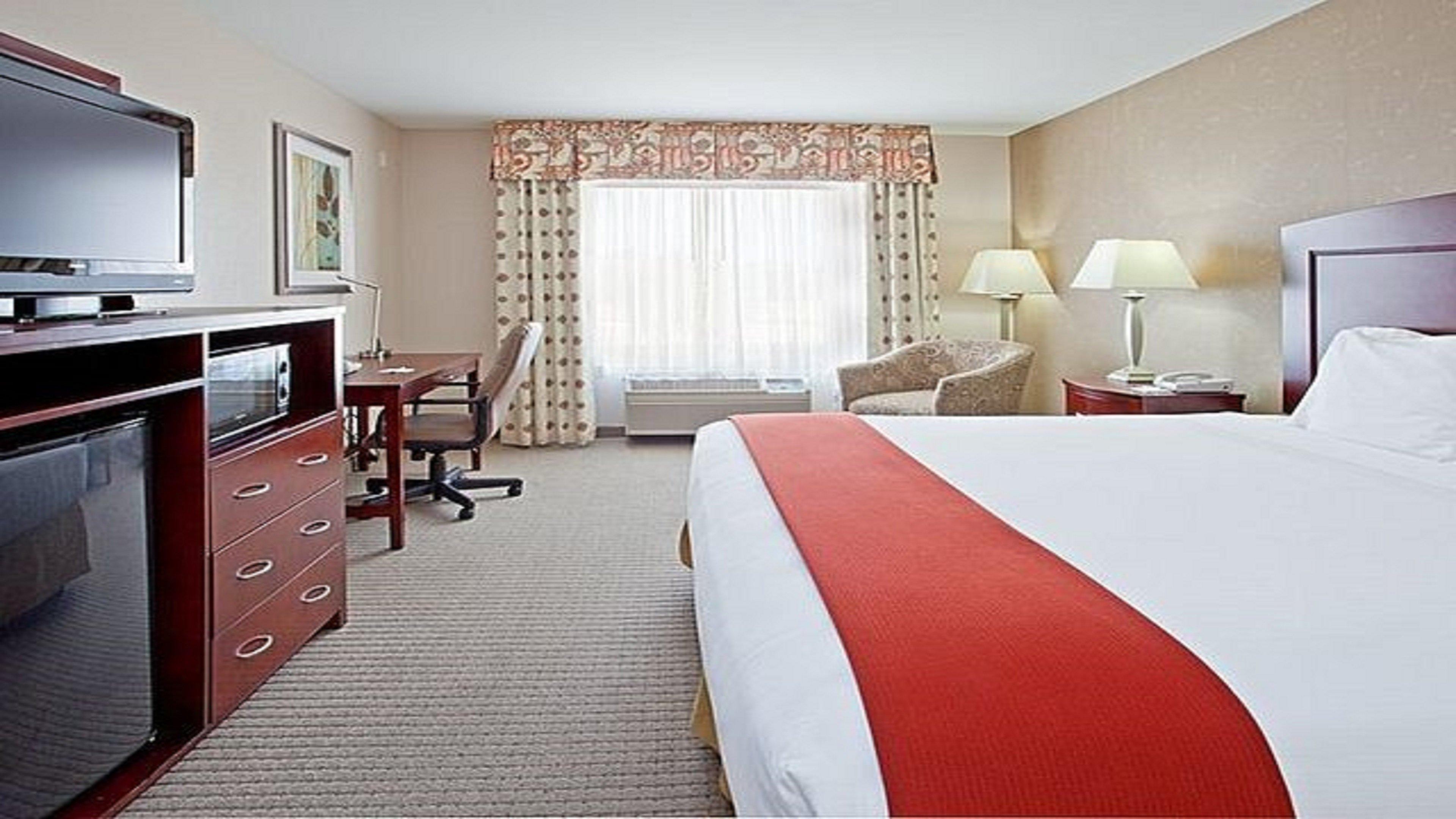 Express & By Ihg 3*