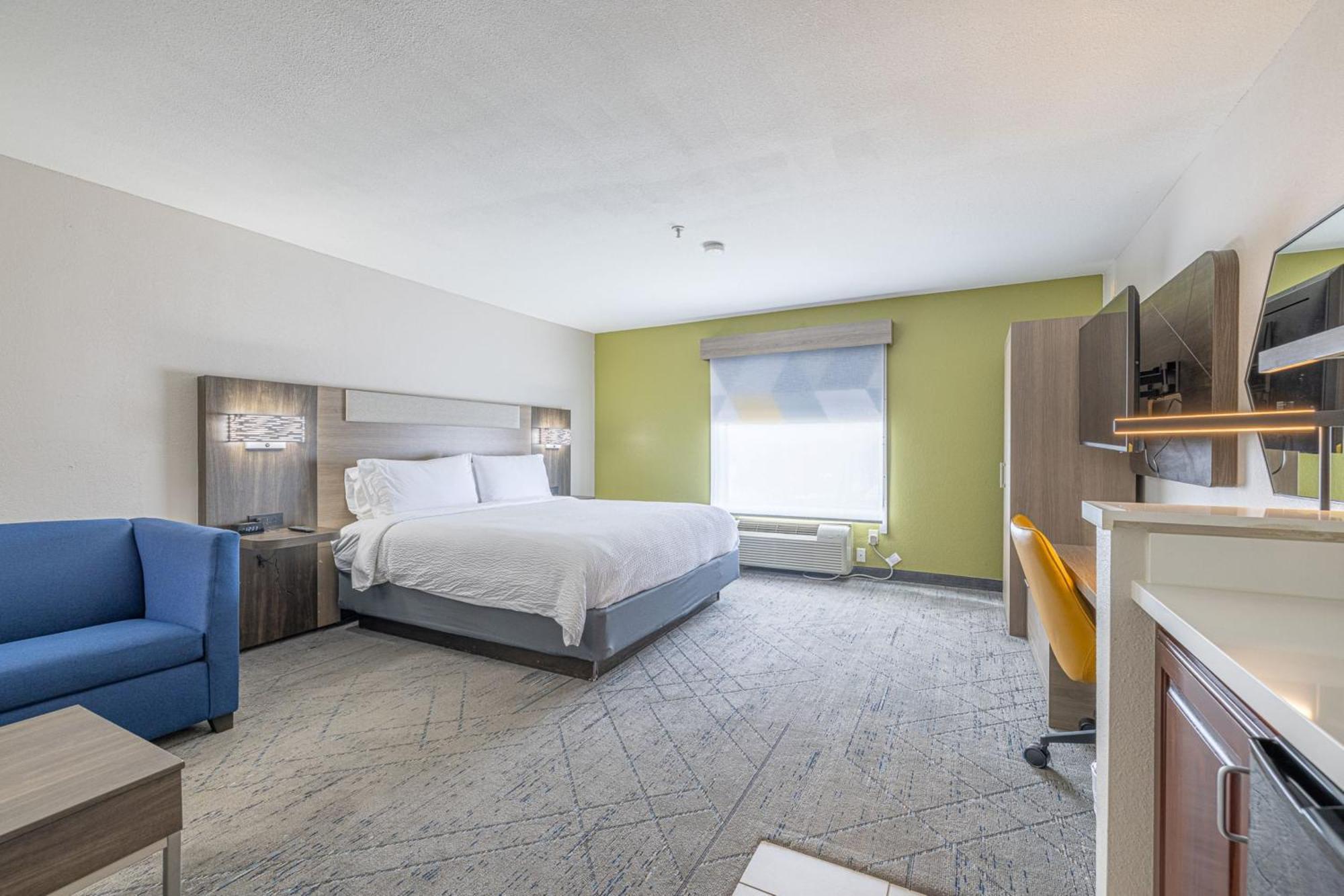 Express & By Ihg 3*