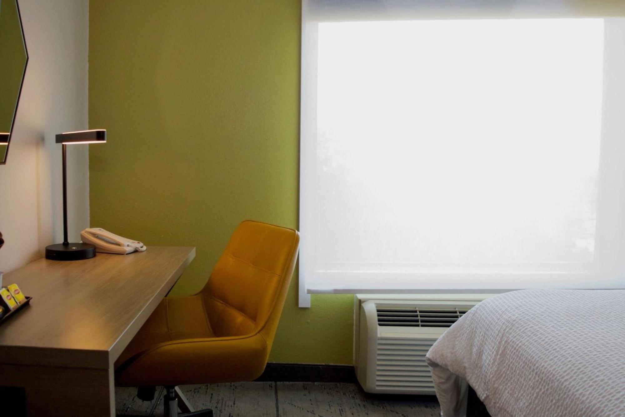 Hotel Express & By Ihg